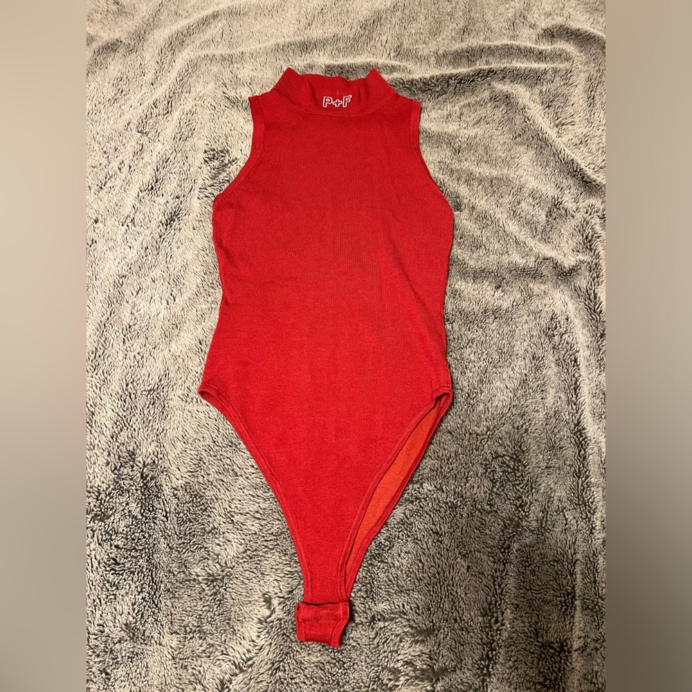 NWOT Places + Faces red knit mock turtleneck bodysuit w snap closure L